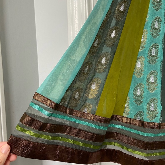 Karishma // Traditional Indian Dress & Scarf Set - Picture 10 of 15